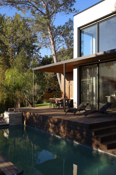 Extensions et Surélévations en Bois : Votre Espace Réinventé à Montpellier